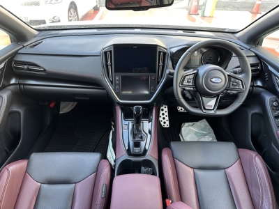 WRX S4(スバル)中古車 内外装写真
