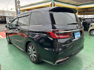 オデッセイ(ホンダ)中古車 後方