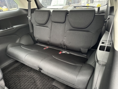 オデッセイ(ホンダ)中古車 後席から見た前席