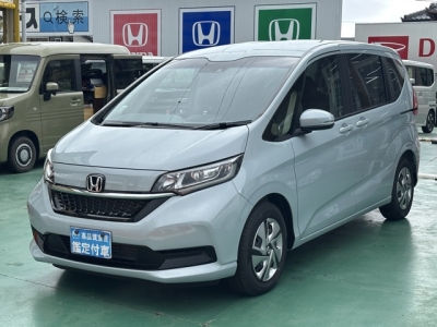 フリード＋(ホンダ)登録済未使用車 前方