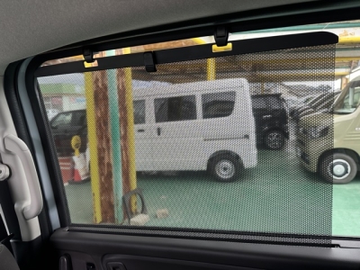 フリード＋(ホンダ)登録済未使用車 後席から見た前席