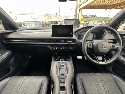 ZR-V (ホンダ)中古車 後席から見た前席
