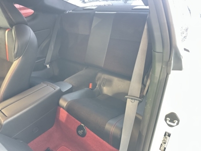 GR86(トヨタ)中古車 後席内装