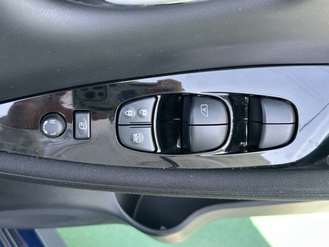 リーフ(ニッサン)中古車 14