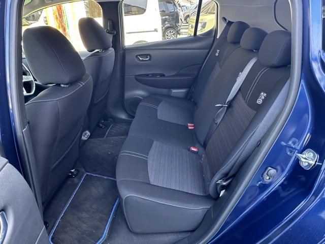 リーフ(ニッサン)中古車 4