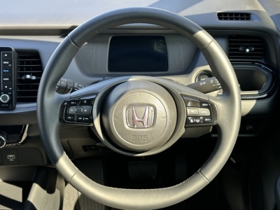 フィット(ホンダ)中古車 内外装写真