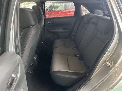 フィット(ホンダ)中古車 後席内装