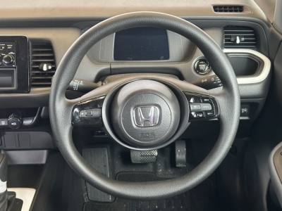 フィット(ホンダ)中古車 内外装写真