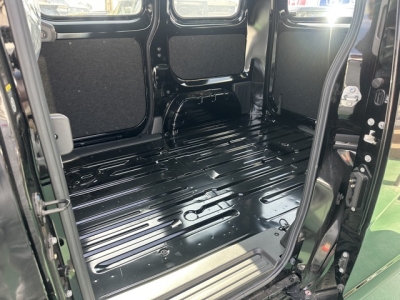 NV200バネットバン(ニッサン)中古車 後席内装