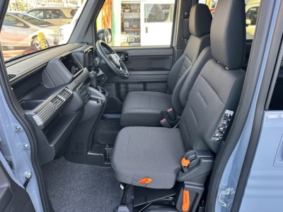 N-VAN(ホンダ)届出済未使用車 前席内装