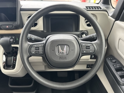 新型N-BOX(ホンダ)届出済未使用車 内外装写真