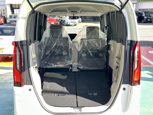 N-BOX(ダムド)届出済未使用車 11