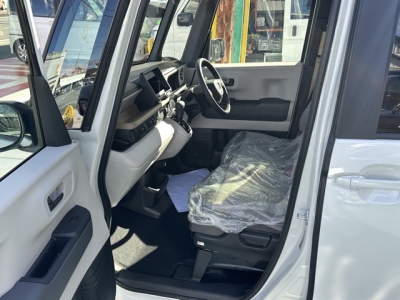 N-BOX(ホンダ)届出済未使用車 前席内装