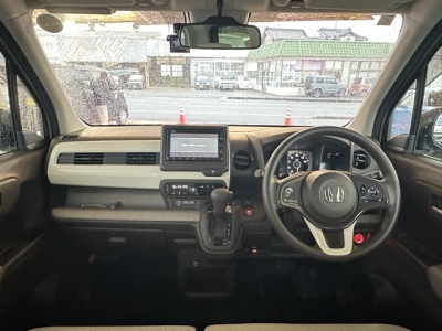 N-WGN(ホンダ)中古車 後席から見た前席