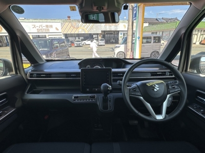 ワゴンRカスタムＺ(スズキ)中古車 後席から見た前席