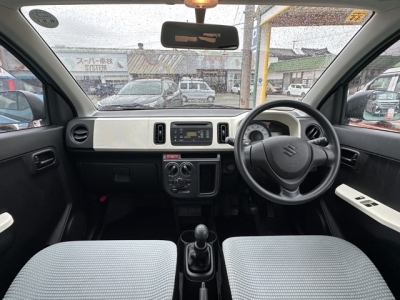 アルト(スズキ)中古車 後席から見た前席