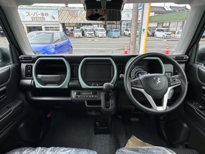 ハスラー(スズキ)届出済未使用車 後席から見た前席