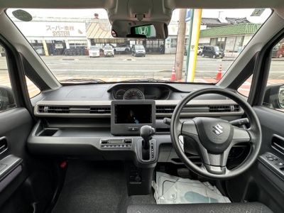 ワゴンR(スズキ)中古車 後席から見た前席