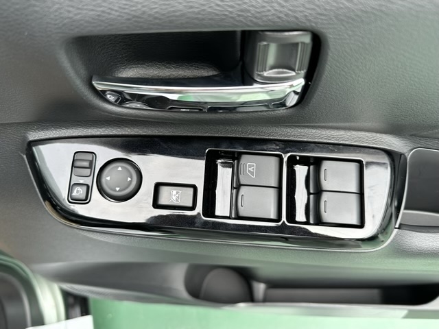 デリカミニ(三菱)届出済未使用車 10