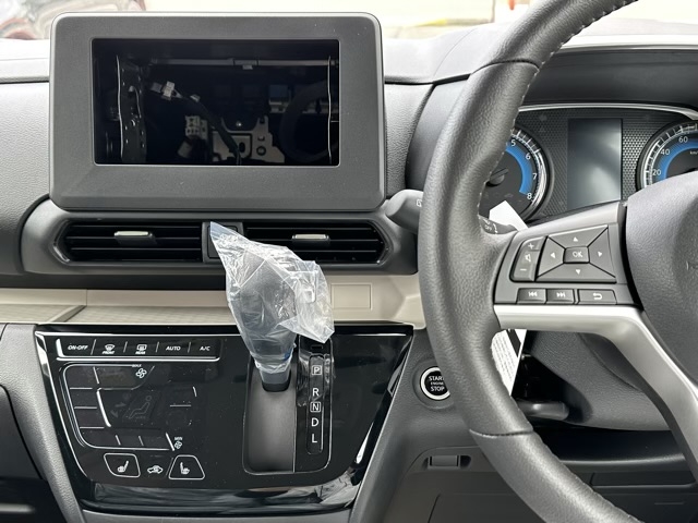 デリカミニ(三菱)届出済未使用車 15