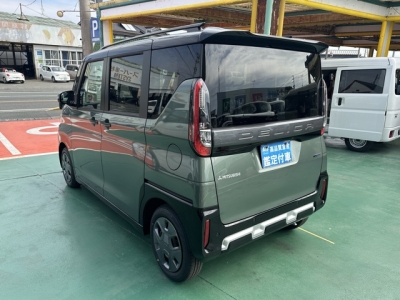 デリカミニ(三菱)届出済未使用車 後方