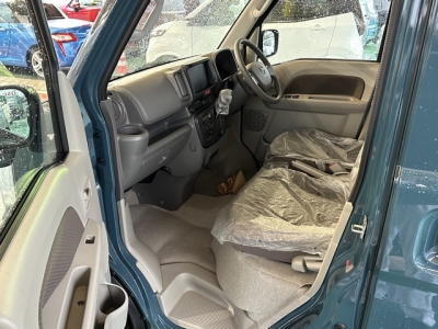 エブリイバンのOEM(スズキ)届出済未使用車 前席内装