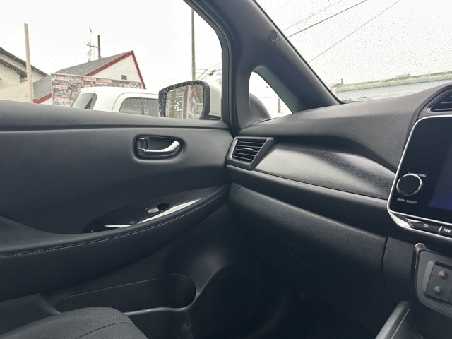 リーフ(ニッサン)中古車 23