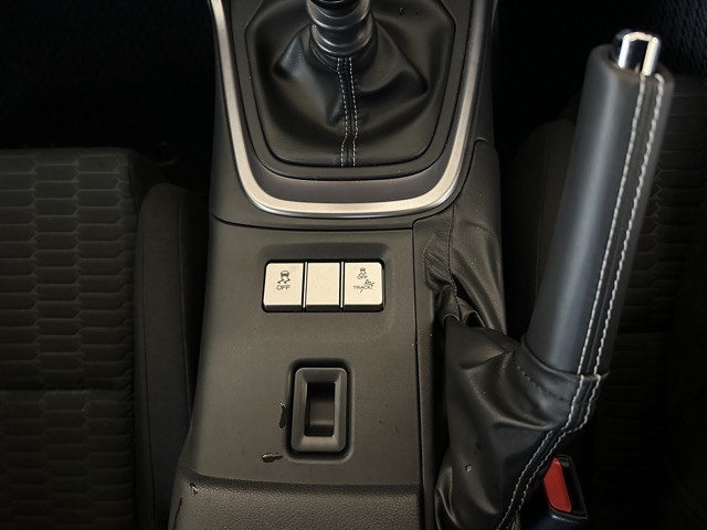 GR86(トヨタ)中古車 17