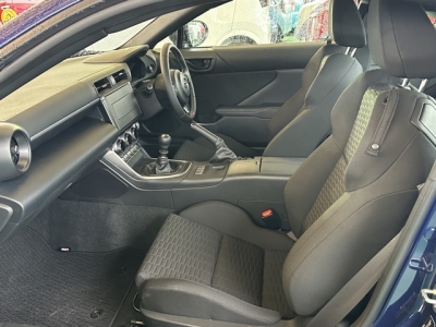 GR86(トヨタ)中古車 前席内装