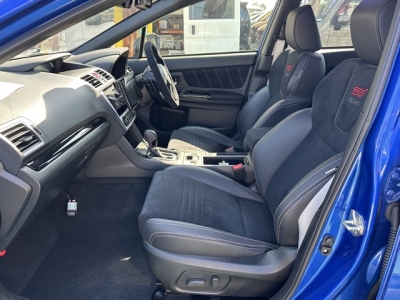 WRX S4(スバル)登録済未使用車 前席内装
