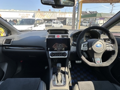 WRX S4(スバル)登録済未使用車 後席から見た前席