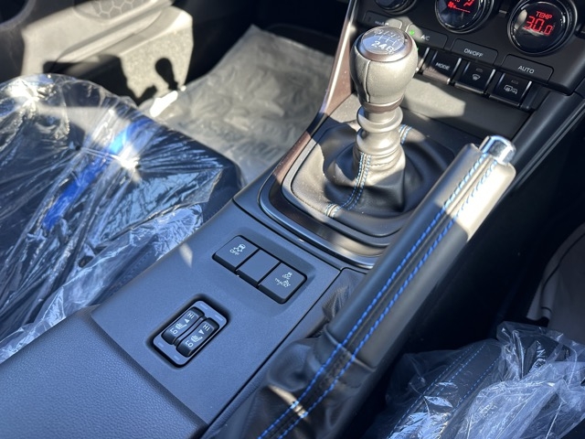 GR86(トヨタ)登録済未使用車 14