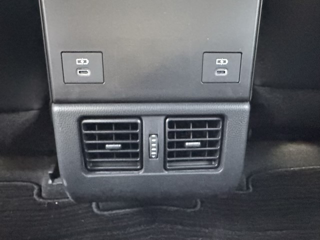 bZ4X(トヨタ)中古車 5