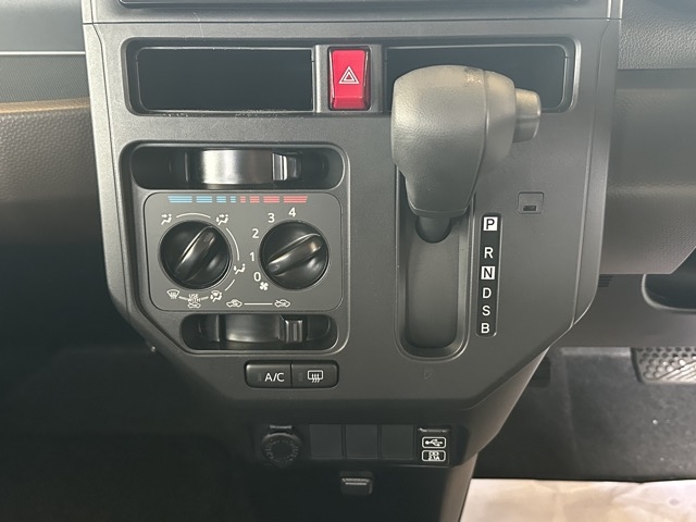 ルーミー(トヨタ)中古車 17