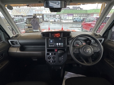 ルーミー(トヨタ)中古車 後席から見た前席