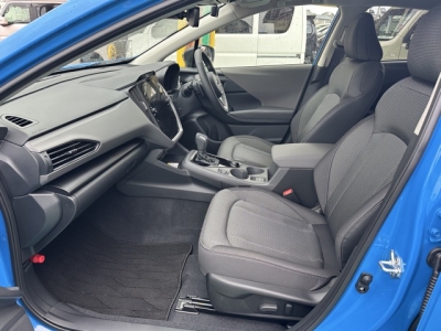 クロストレック(スバル)中古車 前席内装