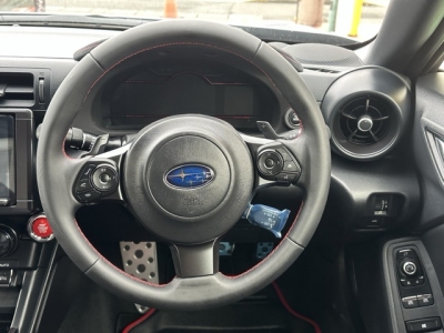 BRZ(スバル)中古車 内外装写真