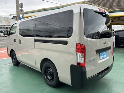 キャラバン(ニッサン)登録済未使用車 後方