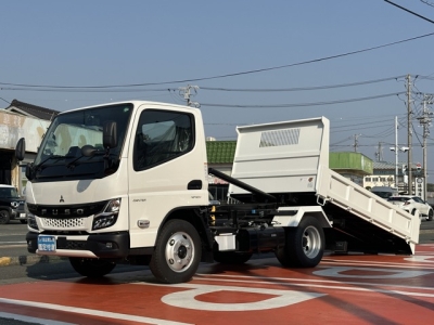 キャンター(三菱)登録済未使用車 前方