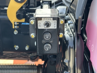 キャンター(三菱)登録済未使用車 内外装写真他