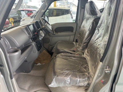 エブリイバン(スズキ)届出済未使用車 前席内装