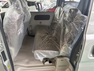 エブリイバン(スズキ)届出済未使用車 後席内装