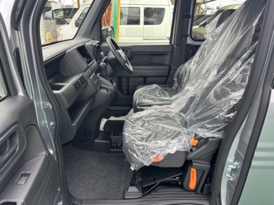 N-VAN(ホンダ)届出済未使用車 前席内装