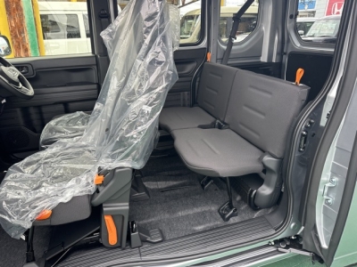 N-VAN(ホンダ)届出済未使用車 後席内装