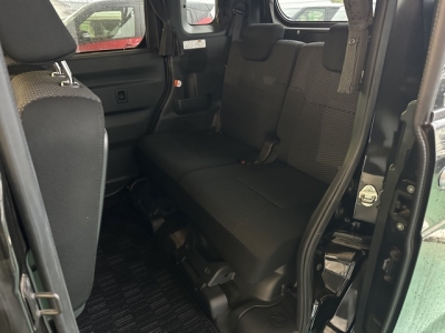 ウェイクのOEM(ダイハツ)中古車 後席内装