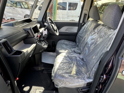 タント(ダイハツ)届出済未使用車 前席内装