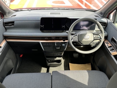 サクラ(ニッサン)中古車 後席から見た前席