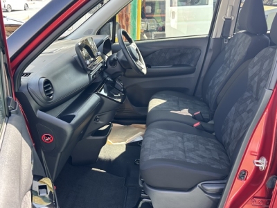 ekクロス(三菱)中古車 前席内装