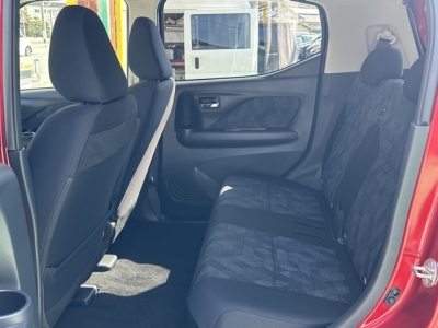 ekクロス(三菱)中古車 後席内装