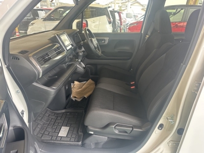 N-WGN(ホンダ)中古車 前席内装
